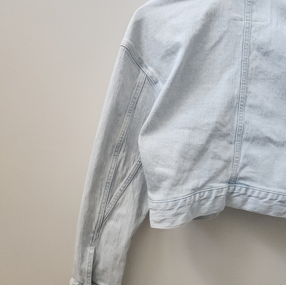Calvin Klein Cropped Denim Jacket Size Small Light Wash - Picture 8 of 8